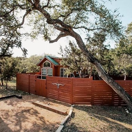 The Longhorn Cabin - Cabins At Rim Rock أوستن المظهر الخارجي الصورة