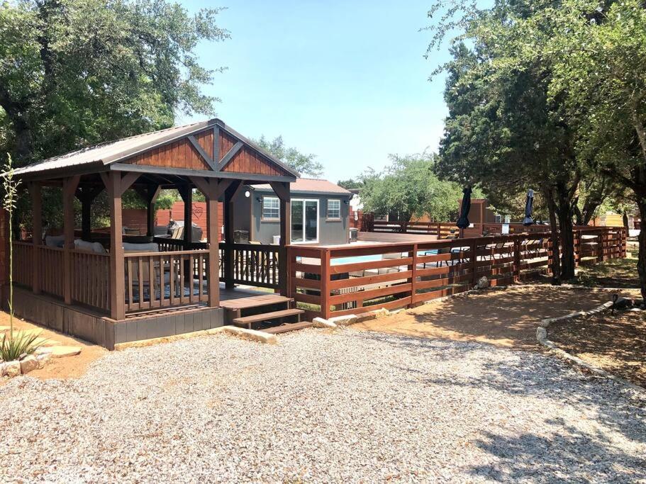 The Longhorn Cabin - Cabins At Rim Rock أوستن المظهر الخارجي الصورة